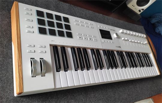Arturia KeyLab 49 MK3 sa garancijom