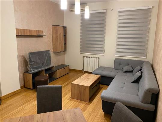 Dvosoban stan na Detelinari ! Koste Racina