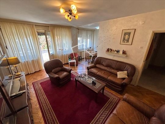 Filmski grad, sa garažom, pet friendly ID#11274