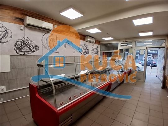 Izdaje se opremljen poslovni prostor za mesaru sa 