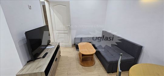 Izdajem renoviran stan - Miljakovac