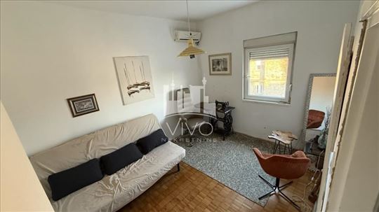 Krunska salonska zgrada,21m2,0.5 VI ID#1753