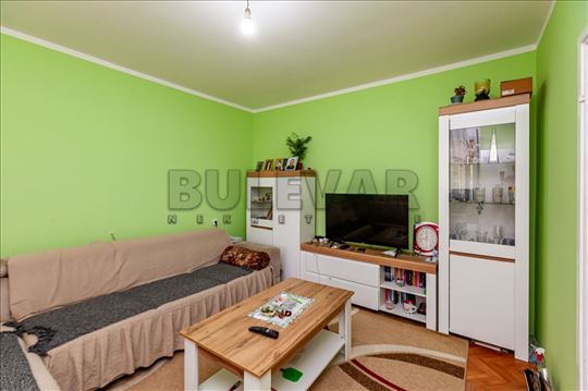 Kuća  na  Mramorskom brdu, 94 m2, plac  10 ari