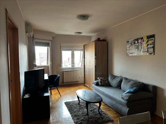 Lep dvosoban stan na Lekinom brdu