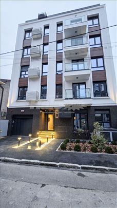 Lux 3.0 stan sa dvorištem, Južni bulevar, Vračar