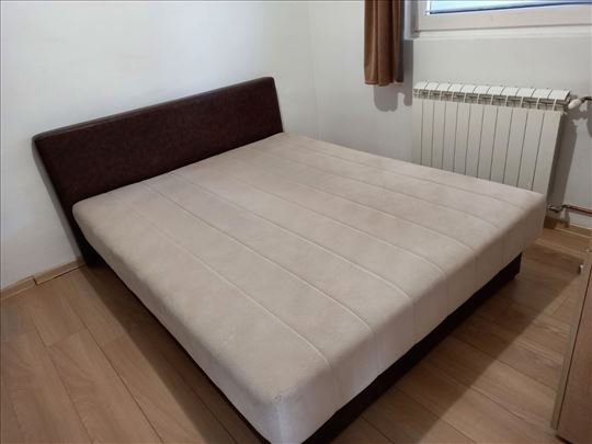 Odlican Francuski lezaj