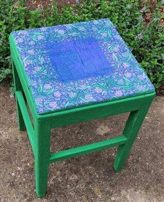 Retro drvena stolica/stocic oslikana dekupazem