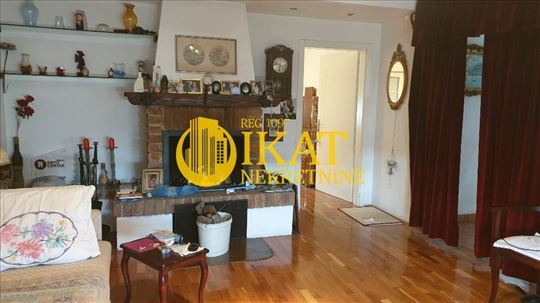 Zemun, Gornji Grad 67m2 sa  terasom 19m2