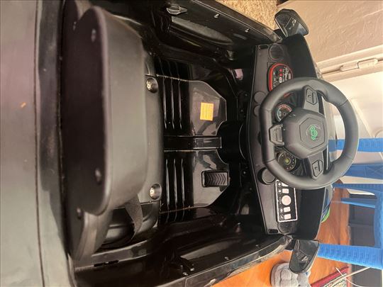 Automobil na daljinsko upravljanje 