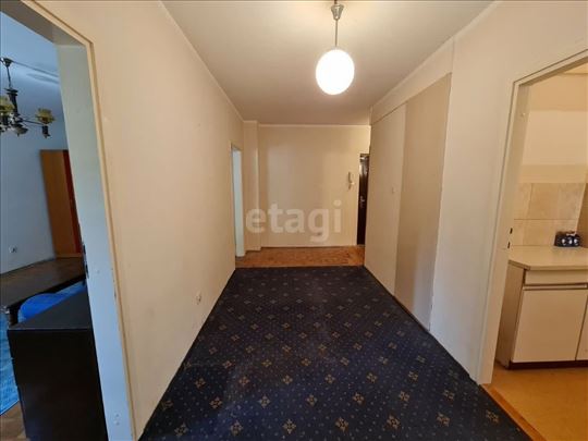 Dvosoban stan u mirnom delu Braće Jerković