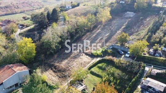 Građevinski plac 2006m2 na Salaksijama sa pogledom