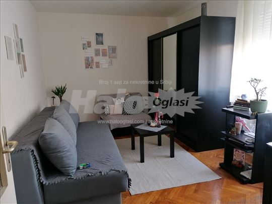 Izdajem garsonjeru u Milosa Pocerca 25