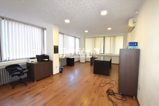 Kancelarijski prostor u poslovnoj zgradi centru