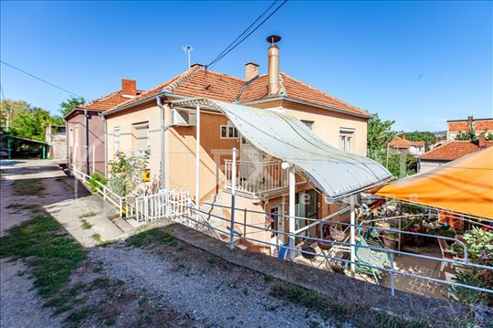 Kuća na Paliluli, Apelovac, 188m2, plac 3a