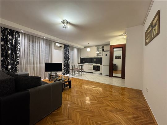 Obilićev venac, renoviran, lepo sređen, ID 3515