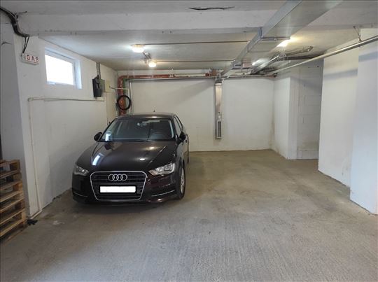 Parking-garažno mesto blizu centra grada! 