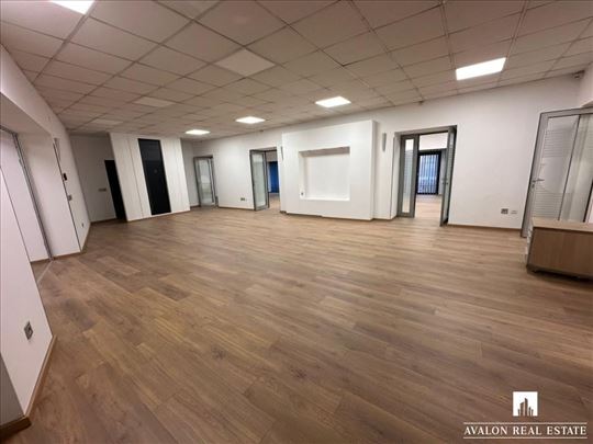 Poslovni prostor za izdavanje u centru grada