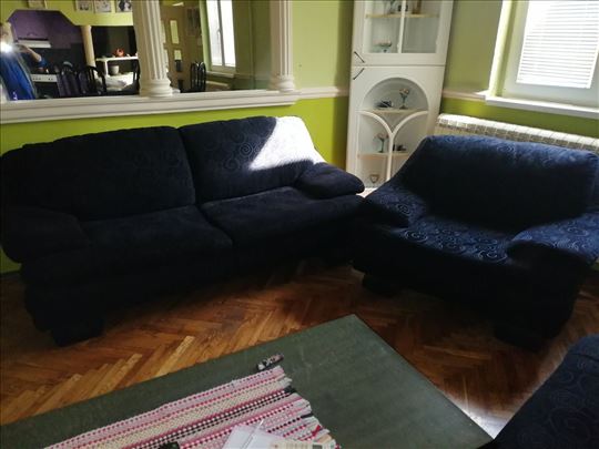 Prodajem Garnituru T.D.F.