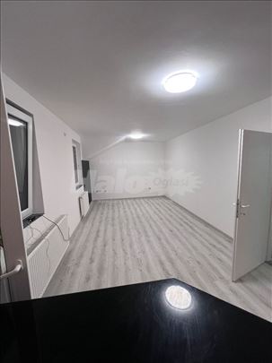 Renoviran stan u centru Šapca