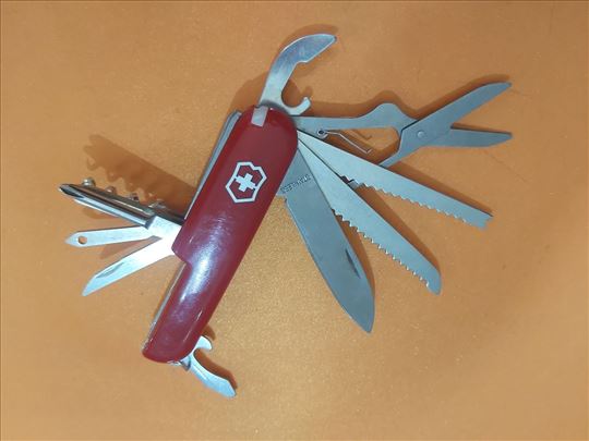 Sklopivi nožić za kampovanje i lov
