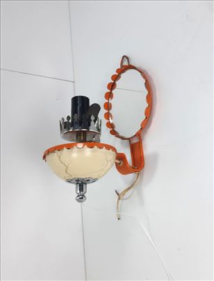 Vintage metalna zidna lampa