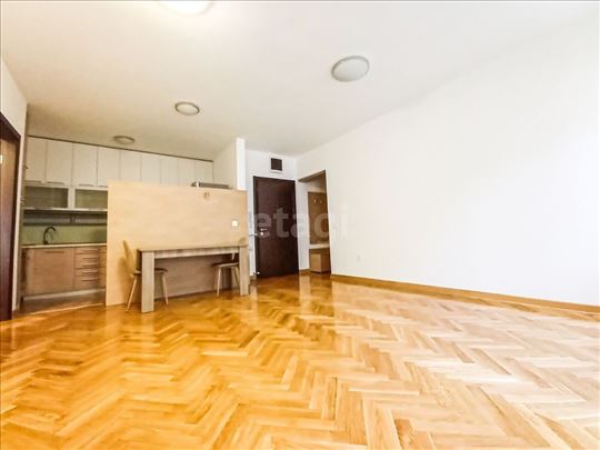 Vračar, 79 m² – Renoviran 3.5 Stan 
