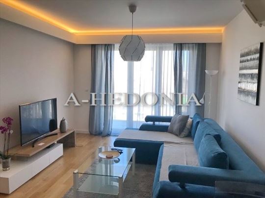 West 65, nov, 2.0, namešten, garažno mesto