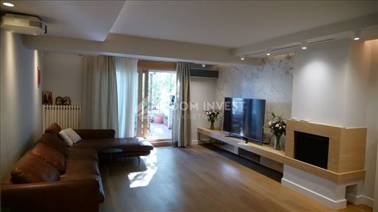 Bežanijska kosa, kompletno sređena kuća, 256m2