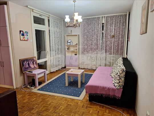 Devojka traži cimerku - ul. Crnotravska, Banjica