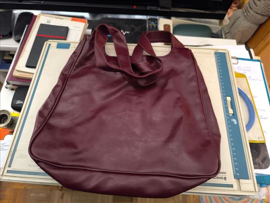 Kozna tasna, D/V/S = 35.5/29/9 cm, sa dva rajsfers