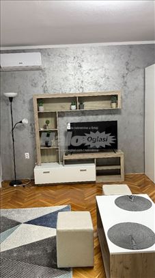 Lux stan 40m2, namešten, Miljakovac 2