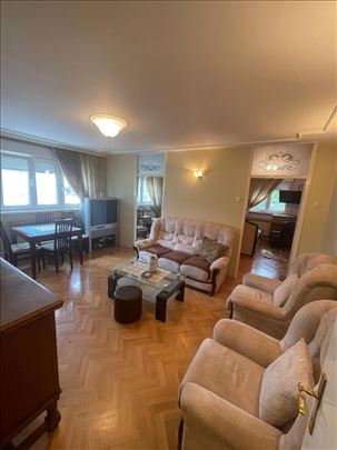 Namešten stan blizu 2 tržna centra