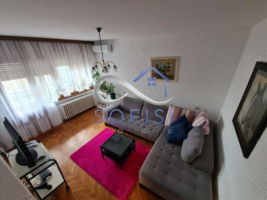 Novi Sad, Kej - Lep dvosoban stan na atraktivnoj l