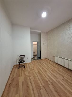 Obilićev venac, Maršala Birjuzova, 22m2