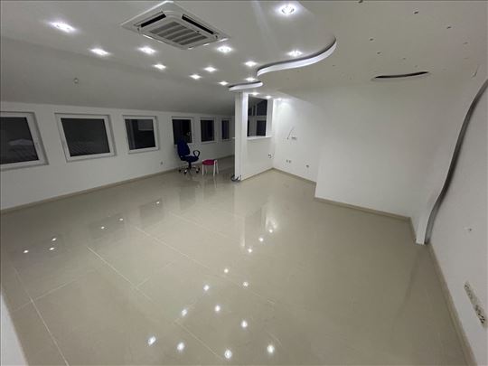 Poslovni prostor od 180 m2 na Lekinom brdu