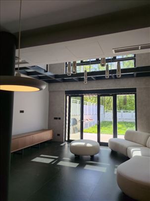 Prodajemo luksuznu kucu na Dedinju sa garažom