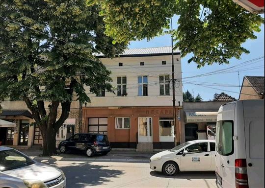 Troiposiban stan,  širi centanamešten, 77 m2, 