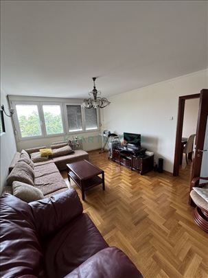 Troiposoban stan u Zemunu, Karlovačka 85m2