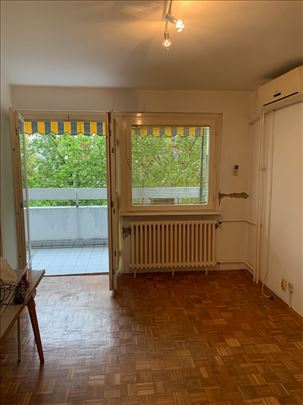 Blok 63,45m2,1.5,sa puno potencijala za adaptaciju