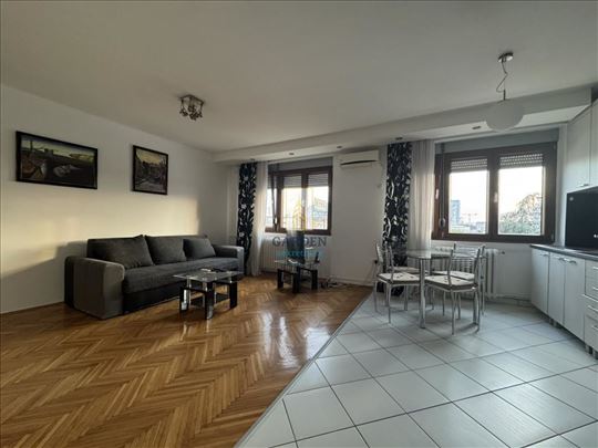 Centar trosoban stan pet friendly