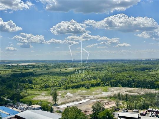 Julino brdo, stan sa neponovljivim panoramskim pog