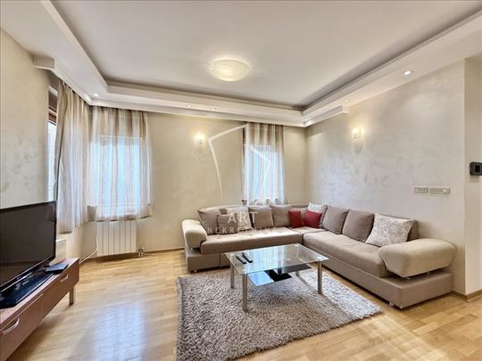 Kod Hrama, lux, mereno 91 m2,  garažno mesto ID#10