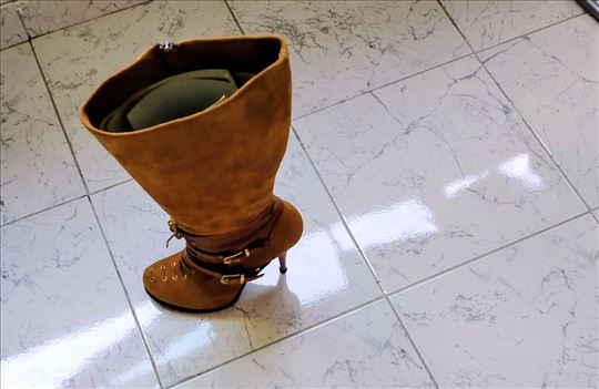 Kožne duboke čizme marke pier lucci