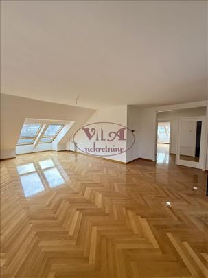 Novi Sad, Centar, sjajan cetvorosoban stan na odli