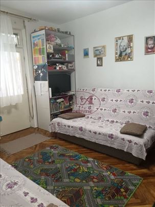 Novi sad, Podbara, lep dvosoban stan u Almaškom kr