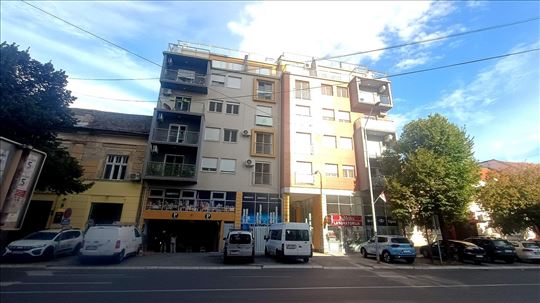 Pančevo, strogi centar, 160m2, open space, deljiv
