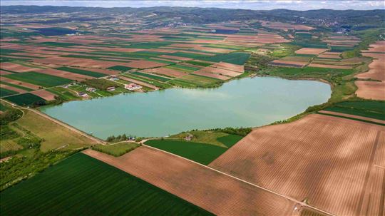 Pavlovačko jezero(Kudoš) plac 180ari