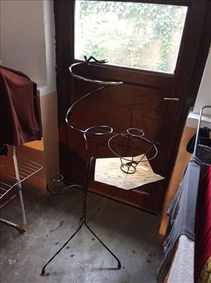 Sjajan komad,funkcije:Lampa,stalak ili polical