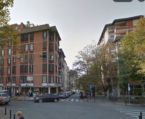 Vračar, crvena fasadna cigla, 122m2