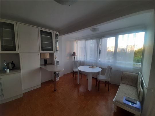 Lep namešten dvosoban stan kod Arene